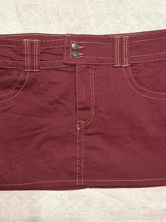Celebrity Pink Dresses & Skirts - Celebrity Pink Women’s Burgundy Mini Skirt Size Large Double Button Stretch Y2K